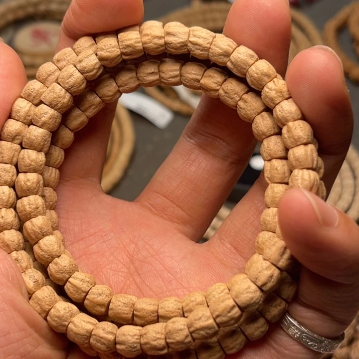 柏香籽/百香籽手串阿****瓜