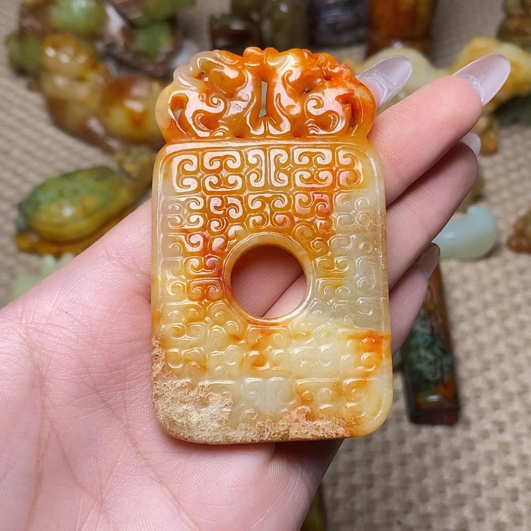 未镶嵌蛇纹石玉颈饰