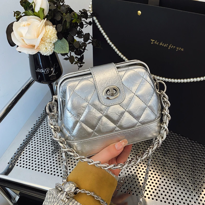 高级感菱格绣线链条手提包女2025新款精致小香风贝壳包单肩斜挎包