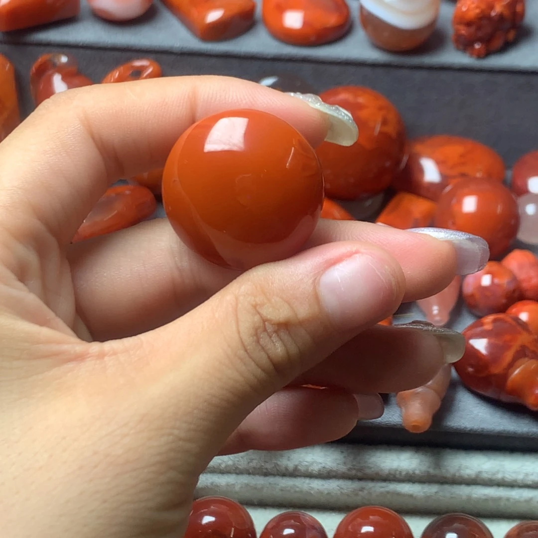 南红玛瑙配饰未镶嵌