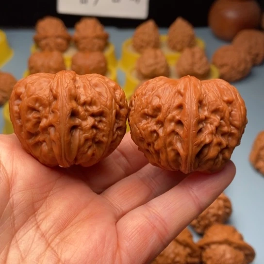 文玩核桃吊坠元宝精对 42