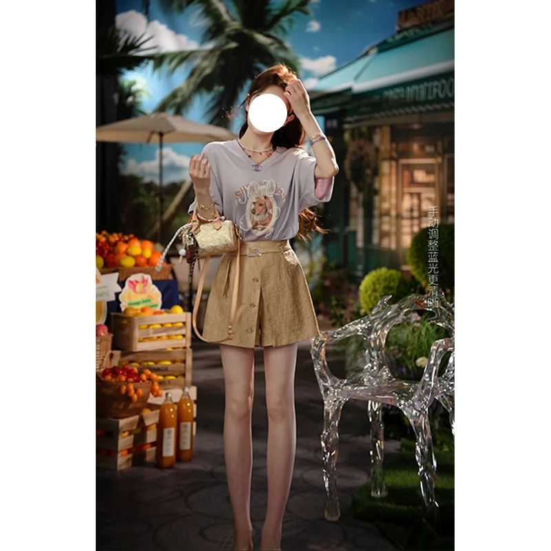 吞吞穿搭日记【古址公园】显贵的秘诀 鎏金光泽后腰松紧短裤