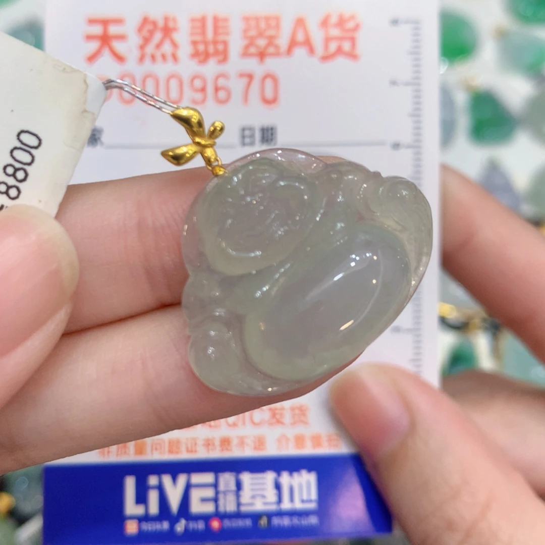 翡翠18K金镶嵌颈饰佛公