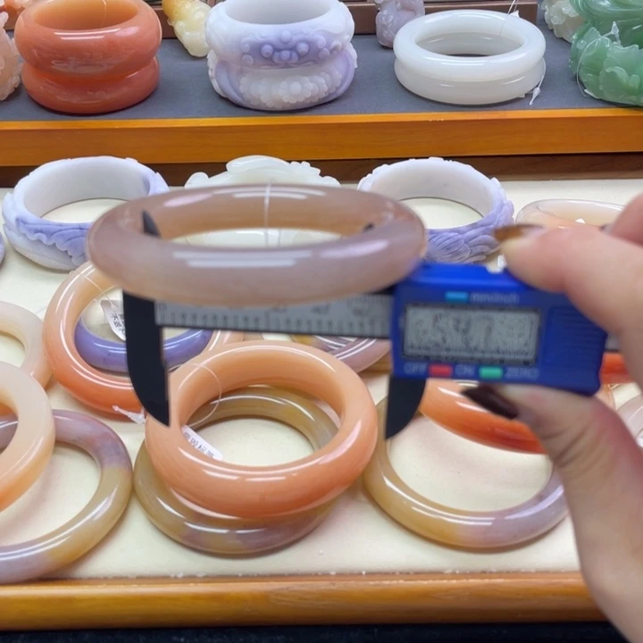 未镶嵌石英岩玉珠宝奇石