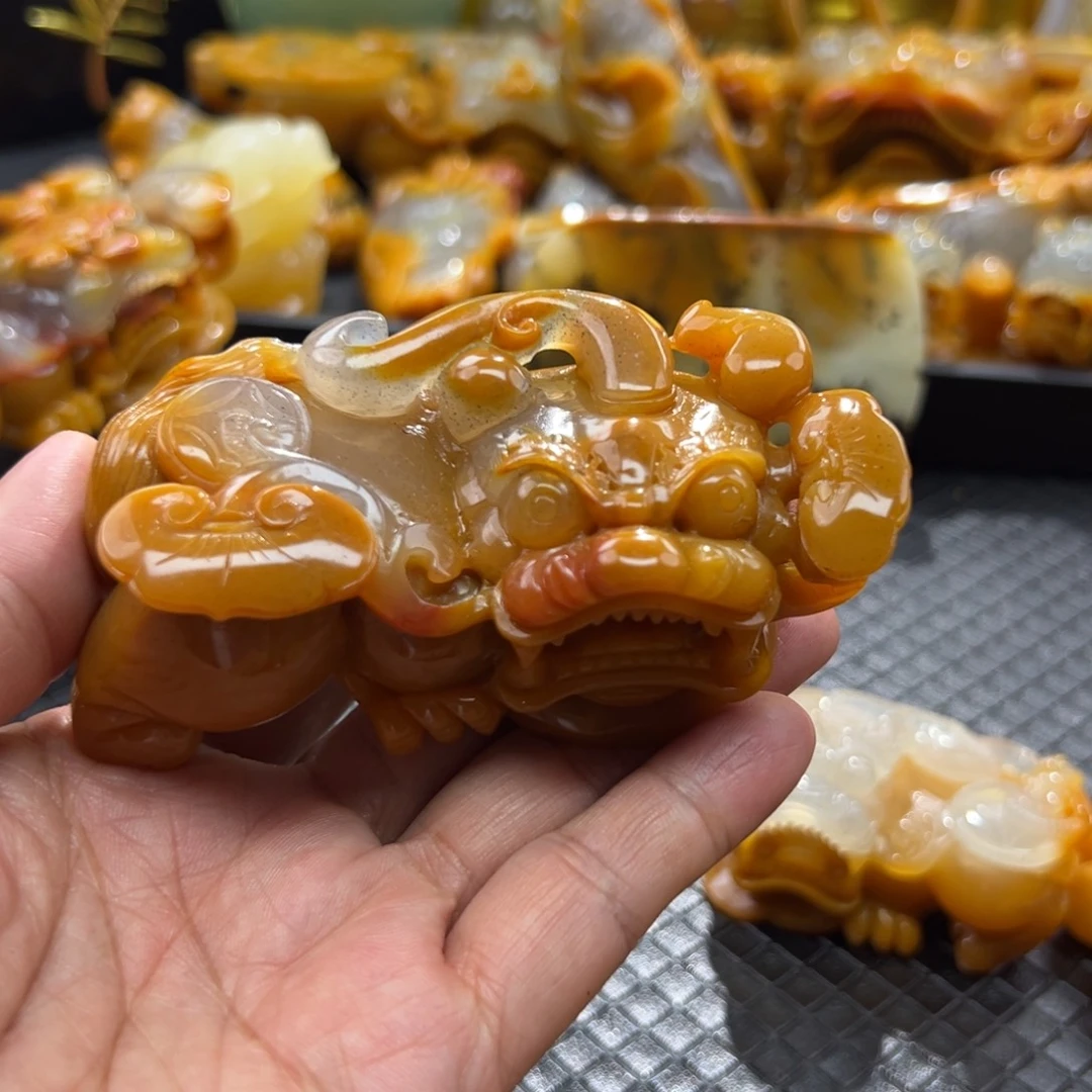 石英质玉未镶嵌颈饰