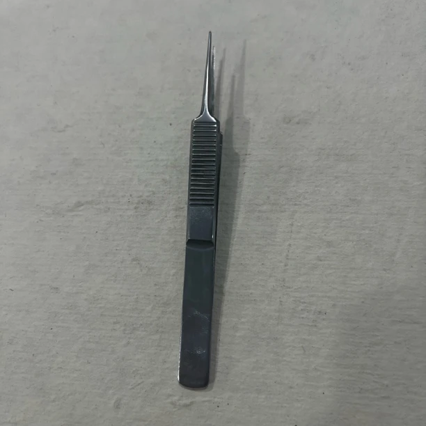 【SBWK-19】宽头尖镊（长11厘米）