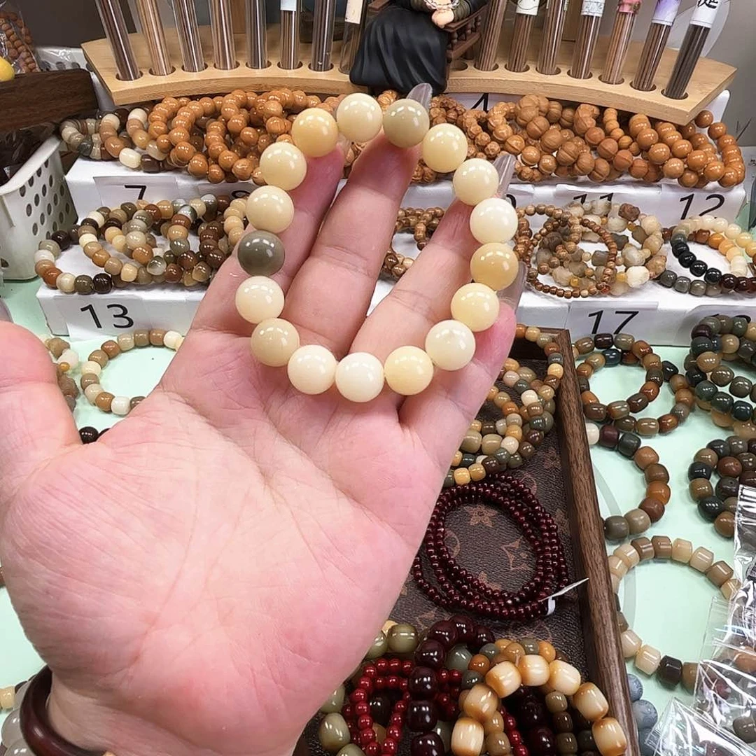 白玉菩提吊坠手串