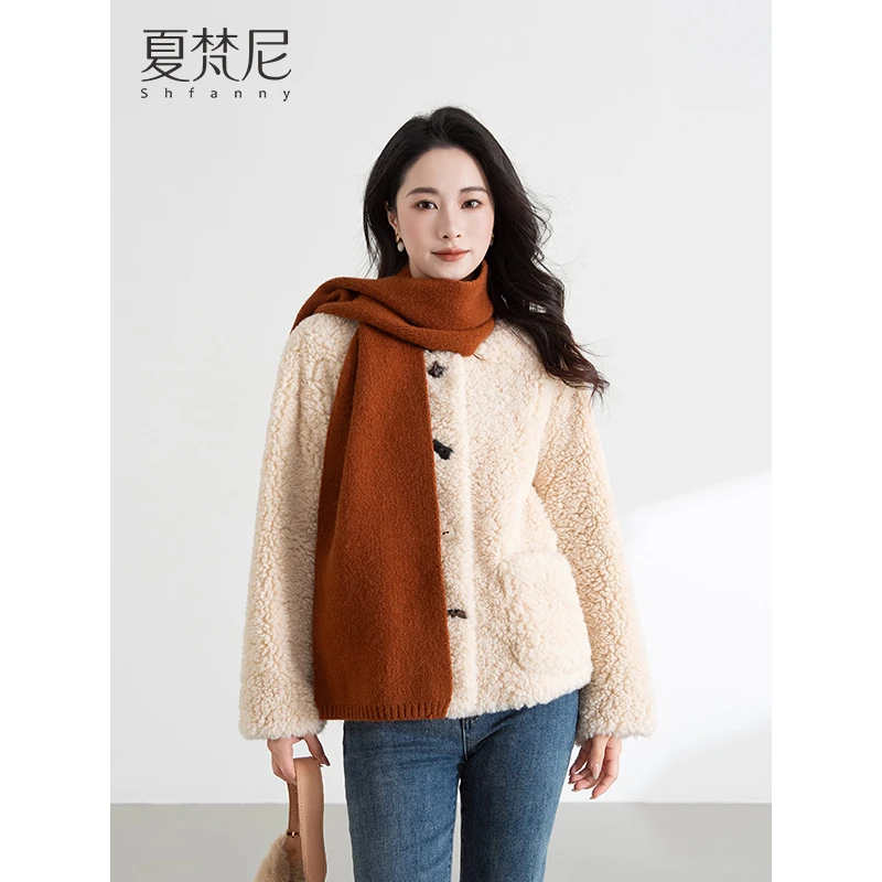 夏梵尼黄油甜挞2024冬季新款不规则牛角扣圆领毛毛外套