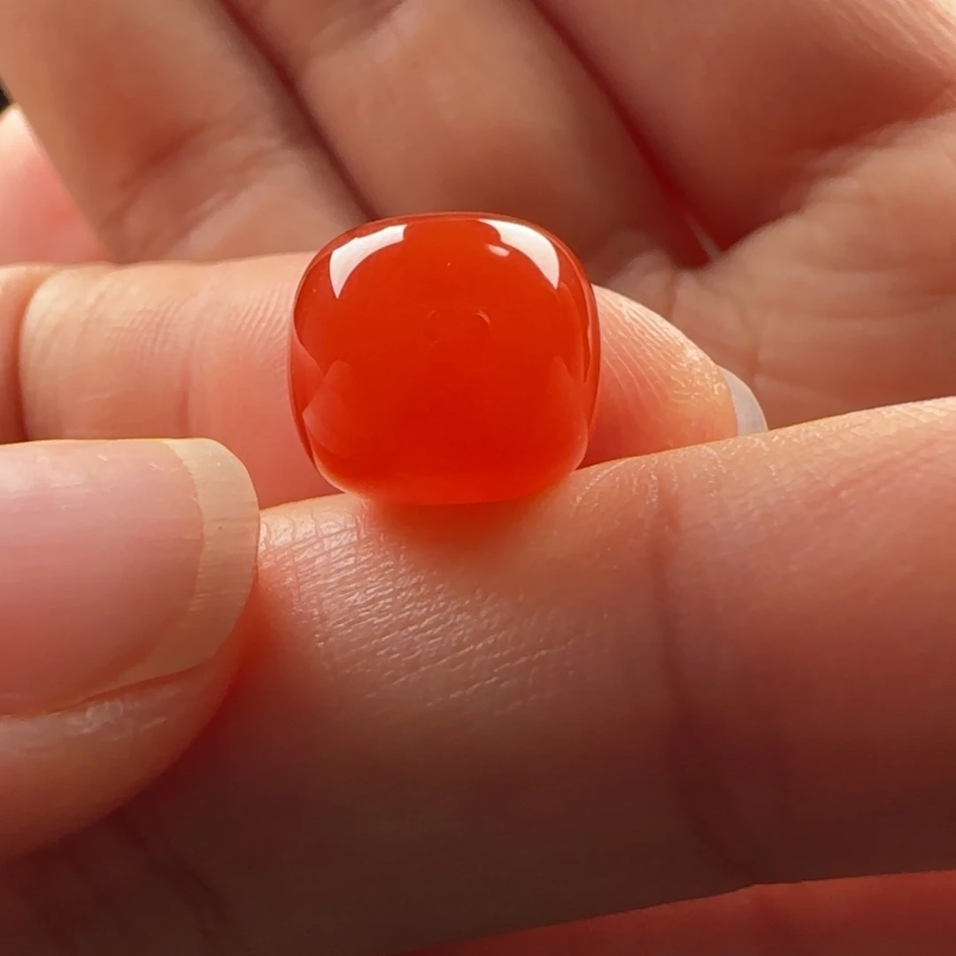 南红玛瑙未镶嵌老型：11x10满色肉 颜色很浓郁