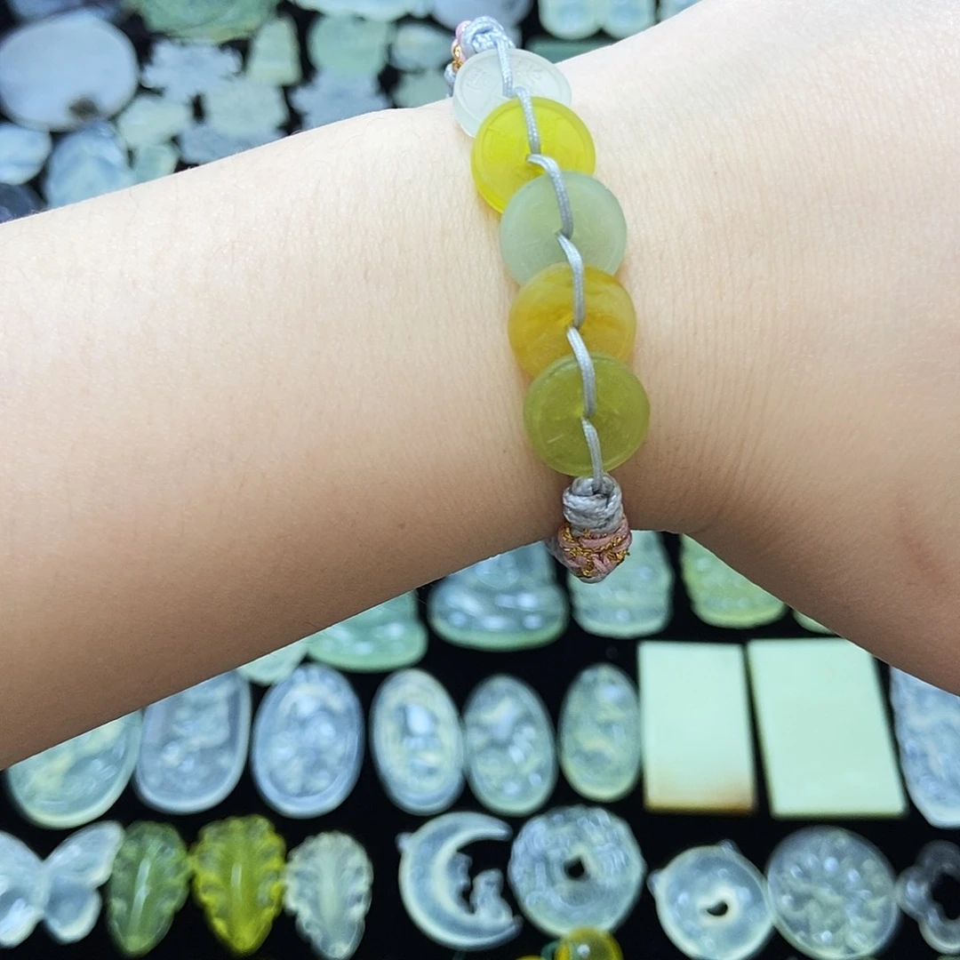 岫玉未镶嵌吊坠(赠链)