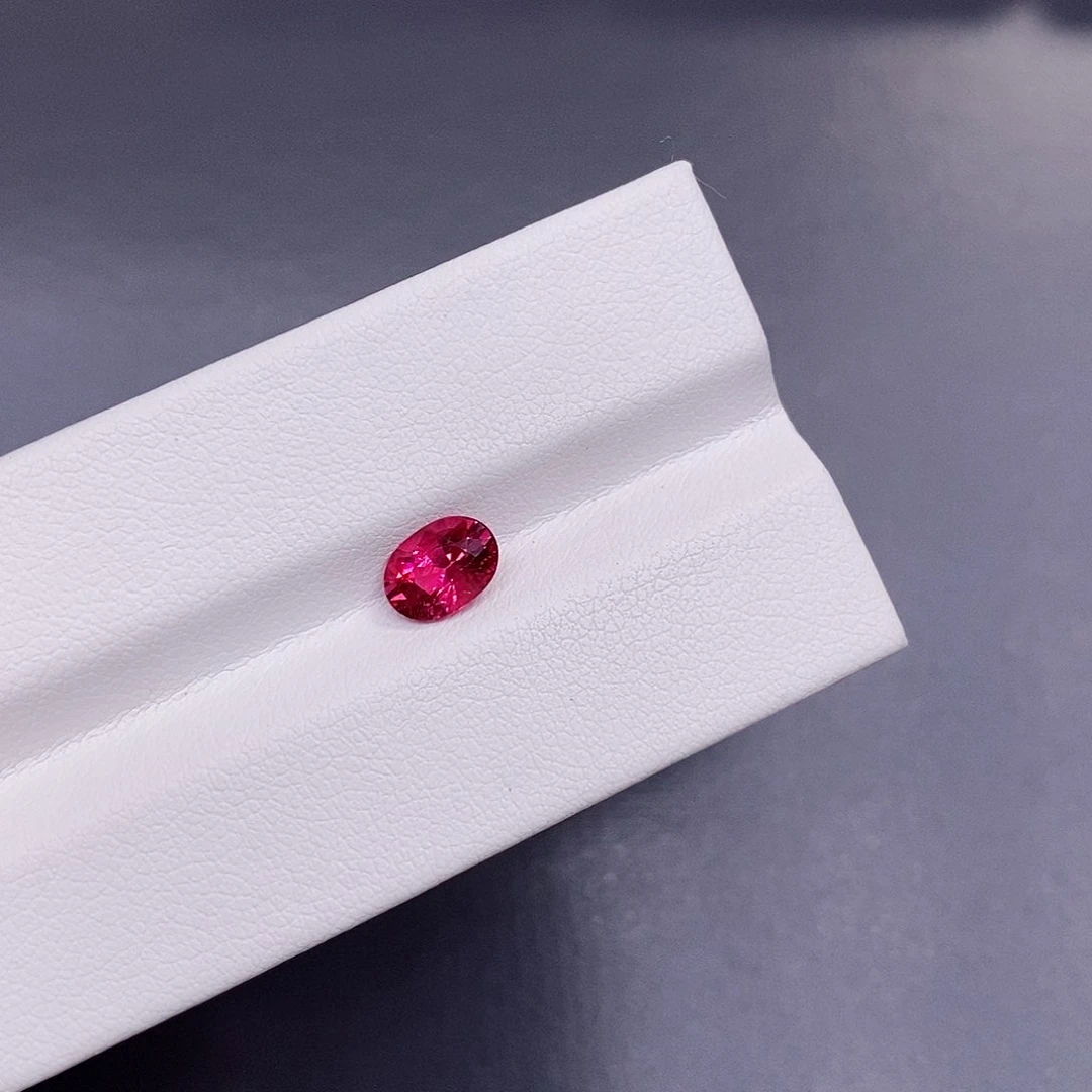 未镶嵌裸石碧玺0.79克拉