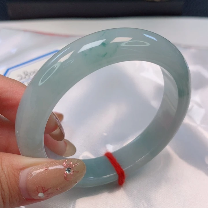 翡翠手镯未镶嵌53圈