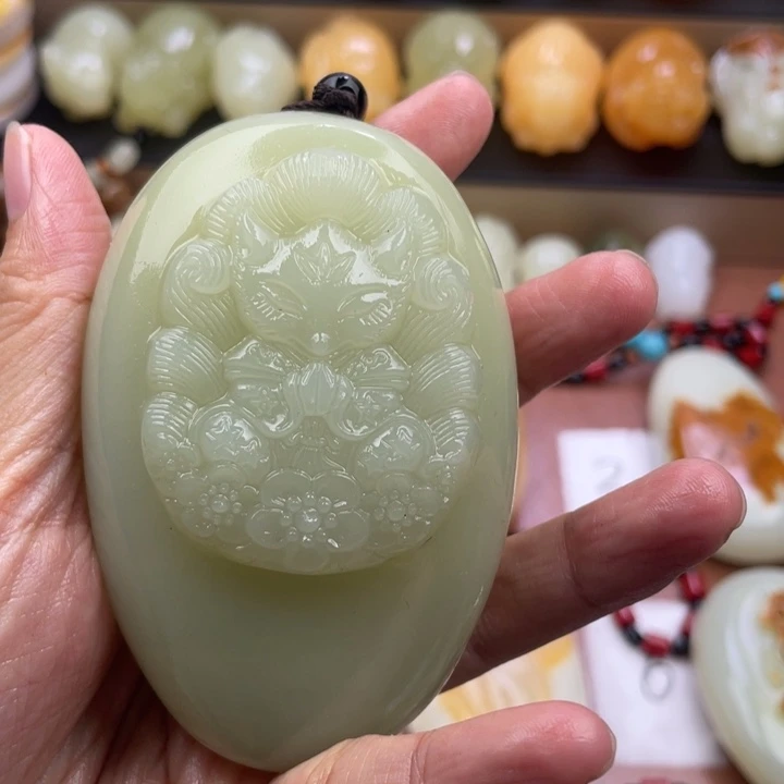 用***2石材古青石手把件