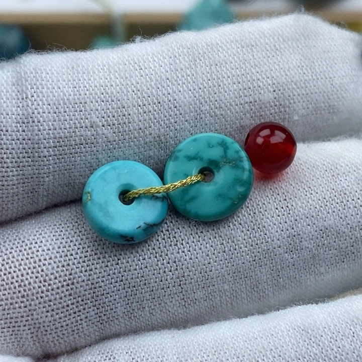 绿松石未镶嵌颈饰