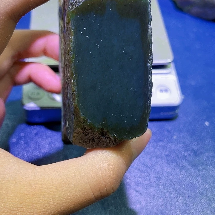 未镶嵌和田玉（糖玉）珠宝半成品