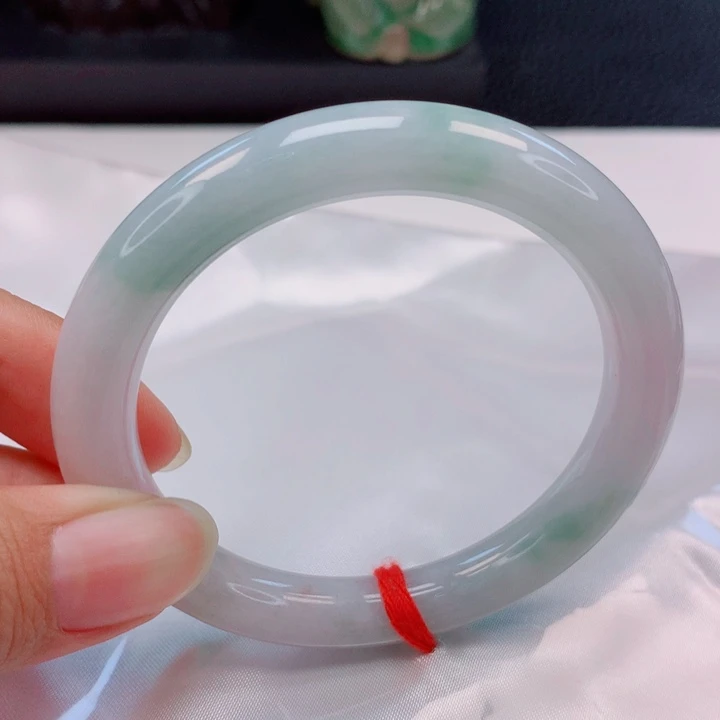 翡翠未镶嵌手镯（圆镯）