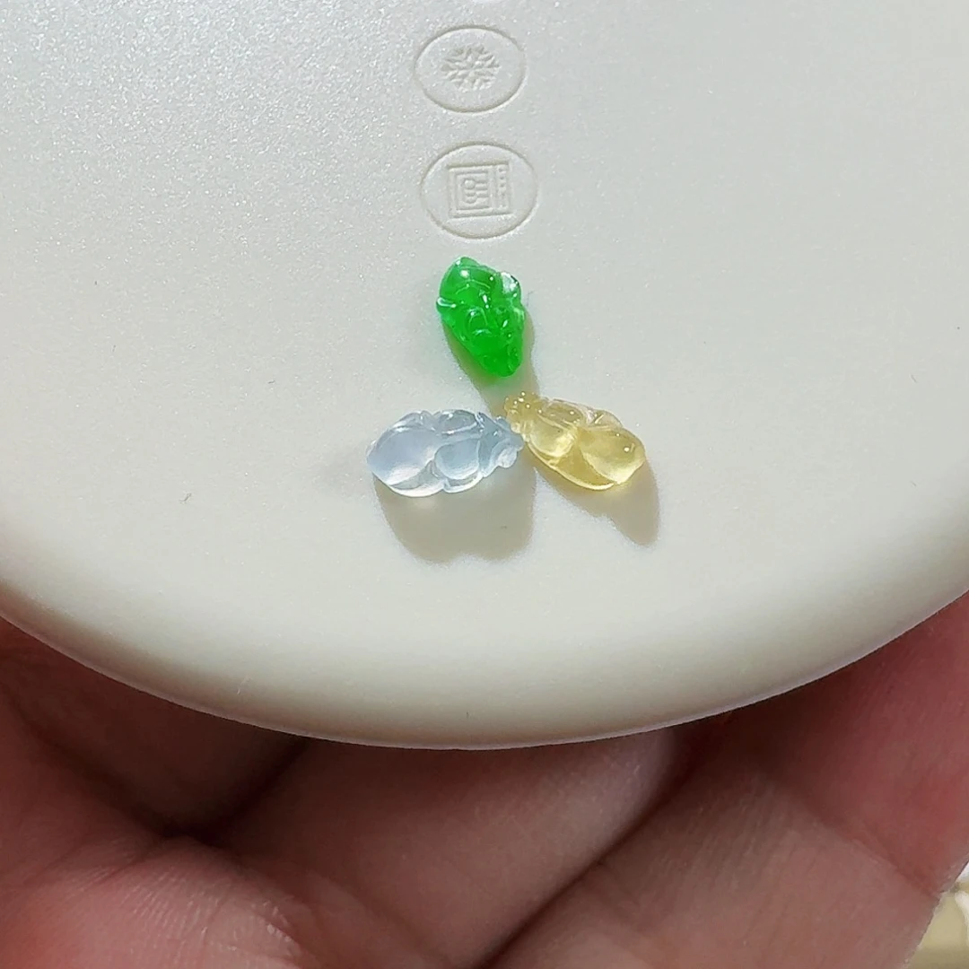 翡翠颈饰未镶嵌裸石