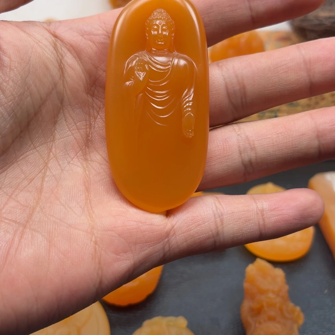 石英质玉（黄龙玉）未镶嵌颈饰