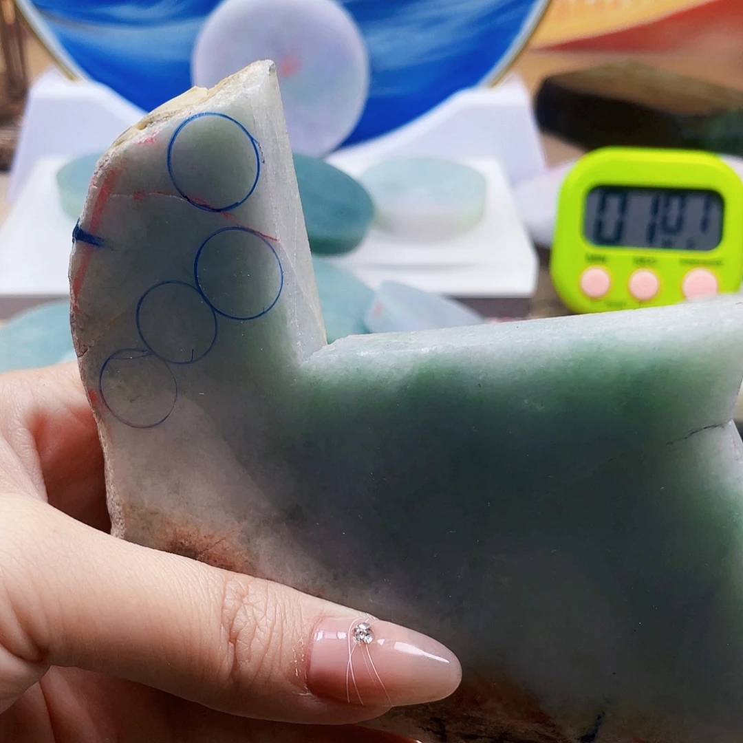 翡翠未镶嵌颈饰185……