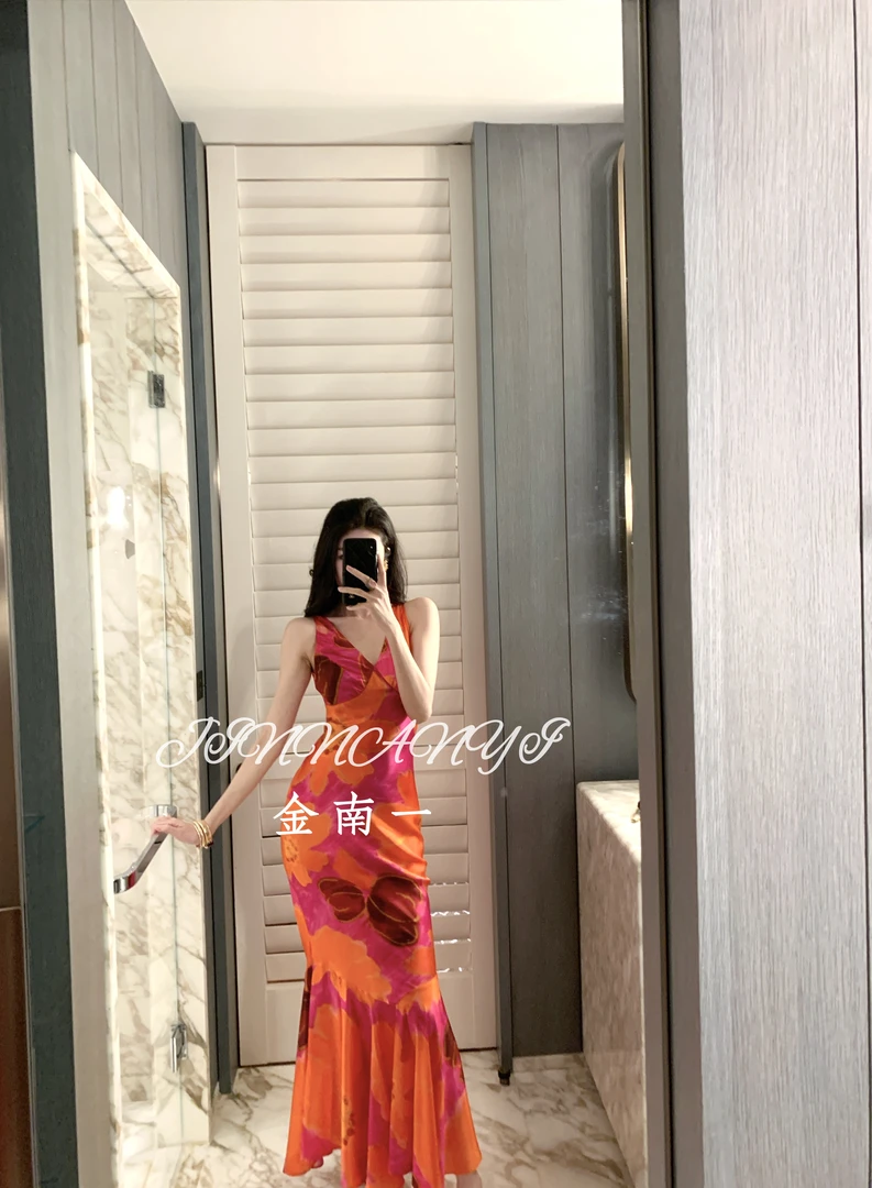 金南一 高个子红底印花桑蚕丝混纺连衣长裙
