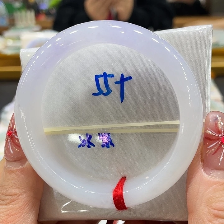 翡翠手镯未镶嵌翡翠手镯