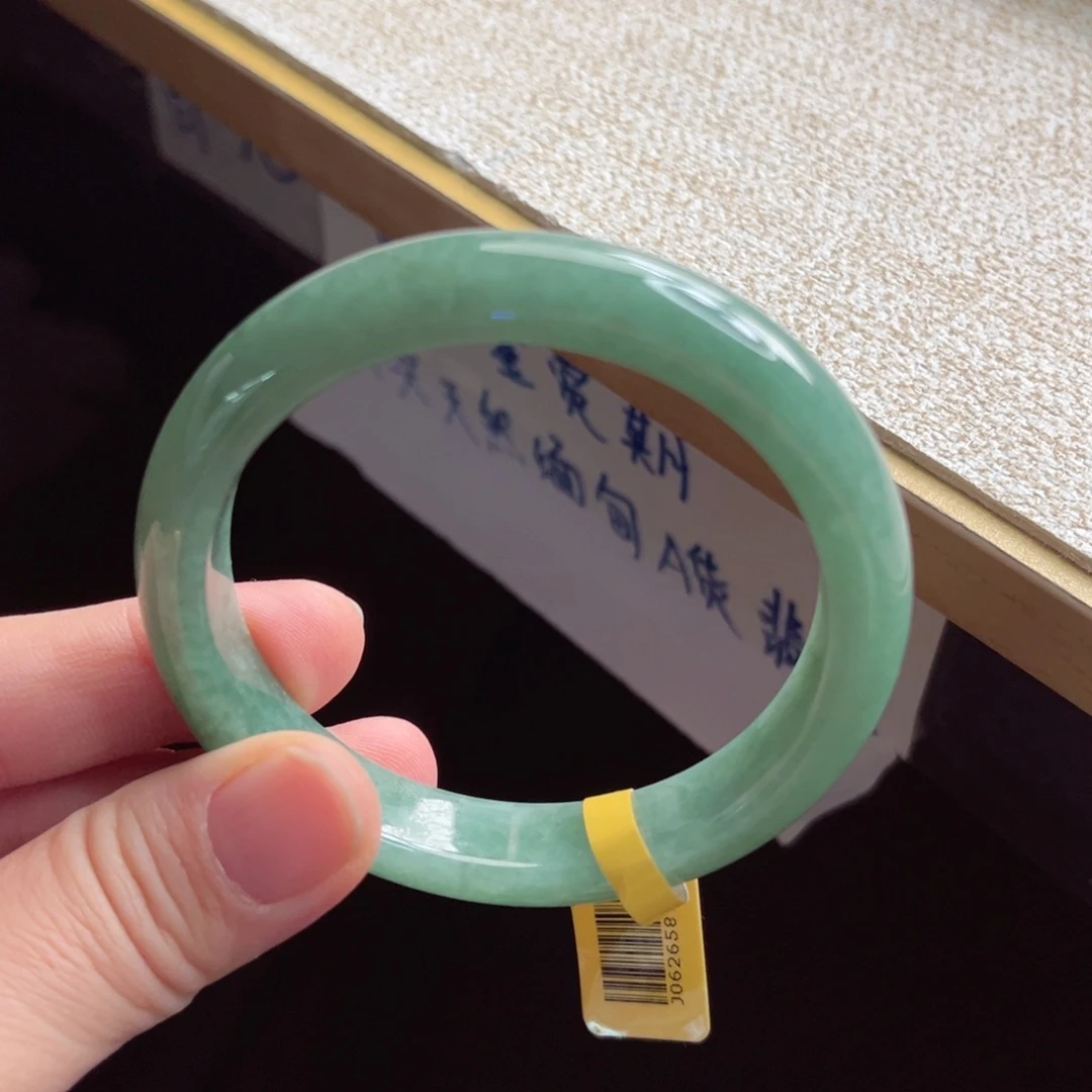 翡翠未镶嵌手镯手镯