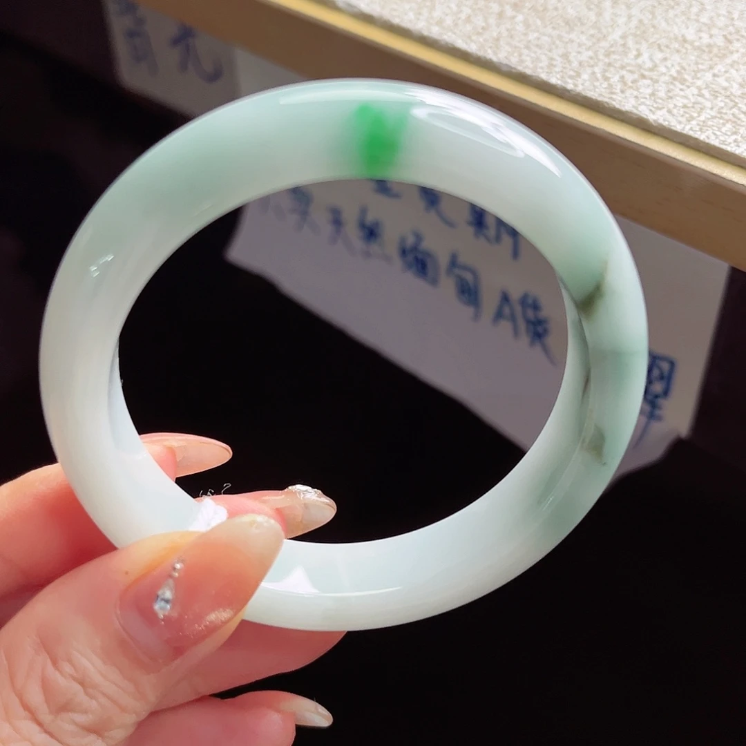 翡翠未镶嵌手镯手镯