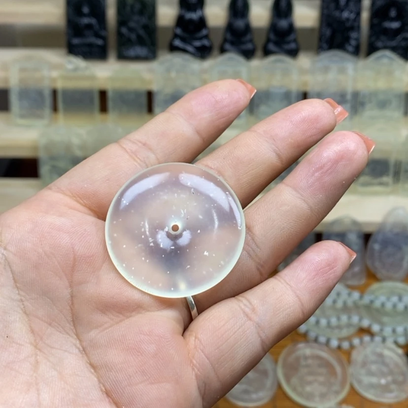 【闪购商品】蛇纹石玉颈饰未镶嵌疯*