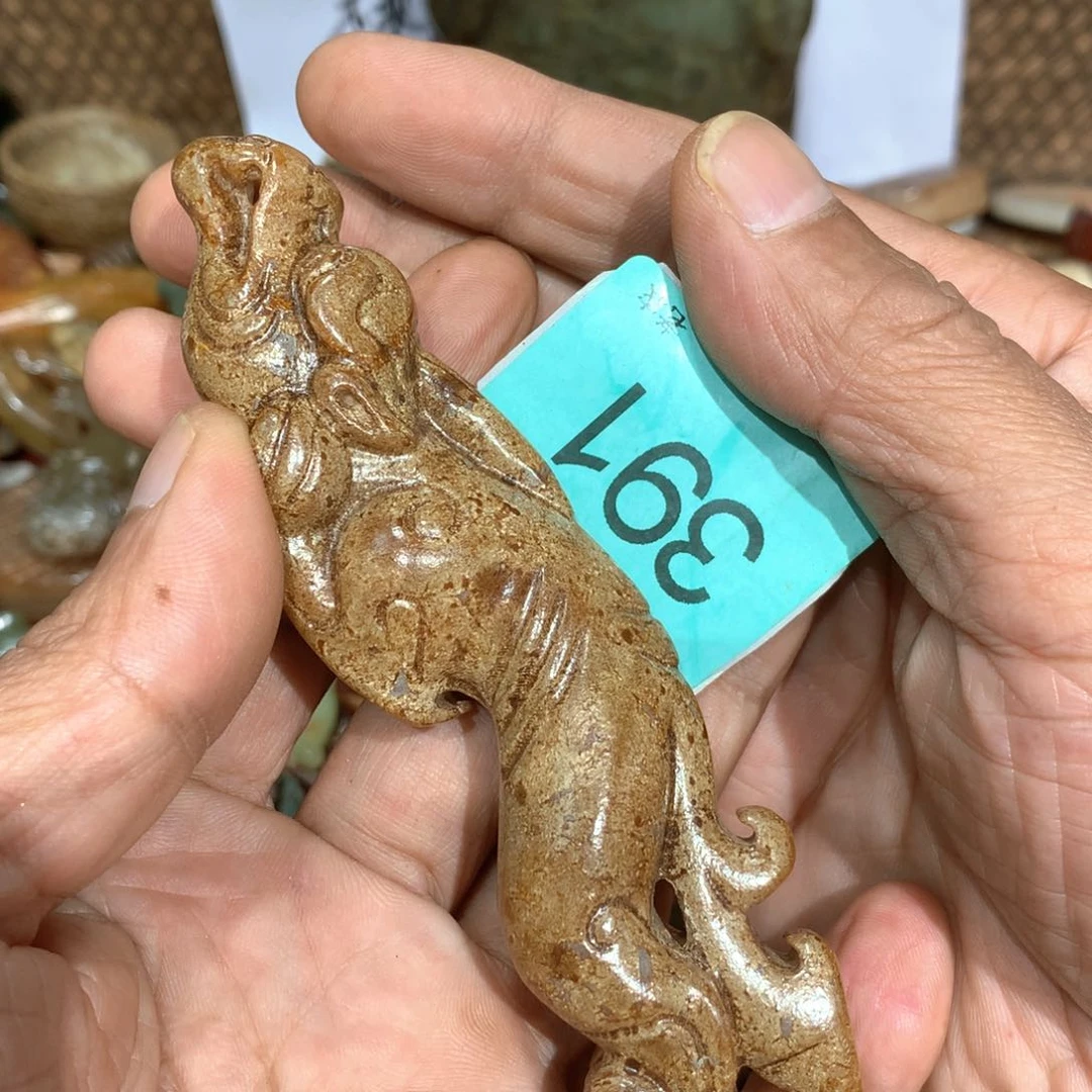 颈饰未镶嵌和田玉墨*