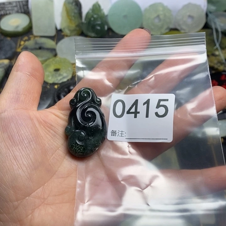 蛇纹石玉颈饰合金s****2