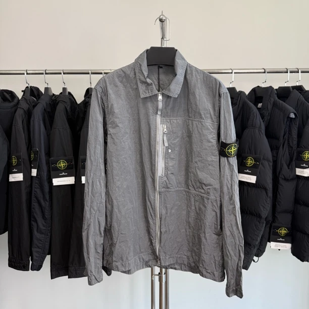 全新Stone island石头岛 25FW 金属尼龙拉链夹克 浅灰色