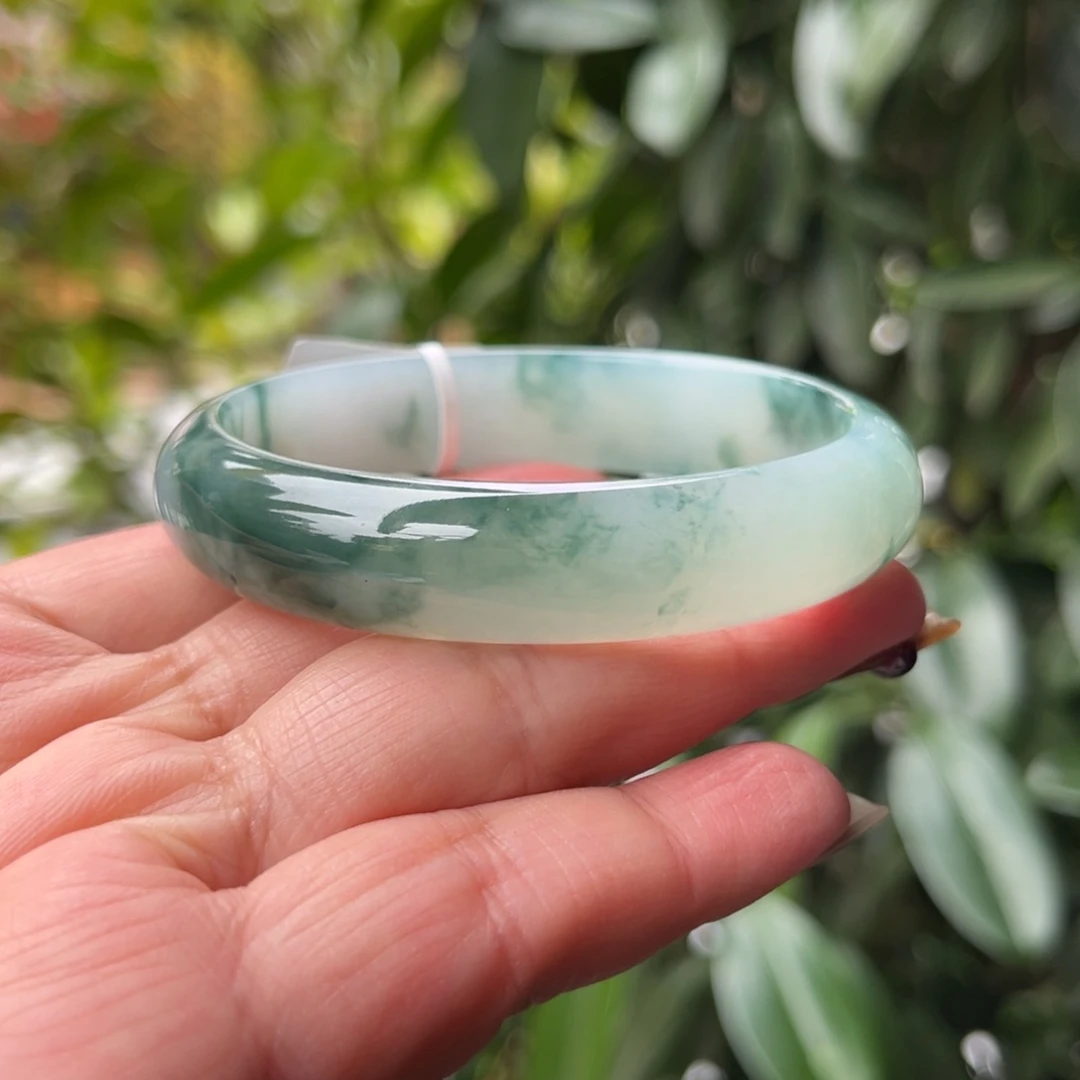 翡翠未镶嵌手镯57.7贵妃