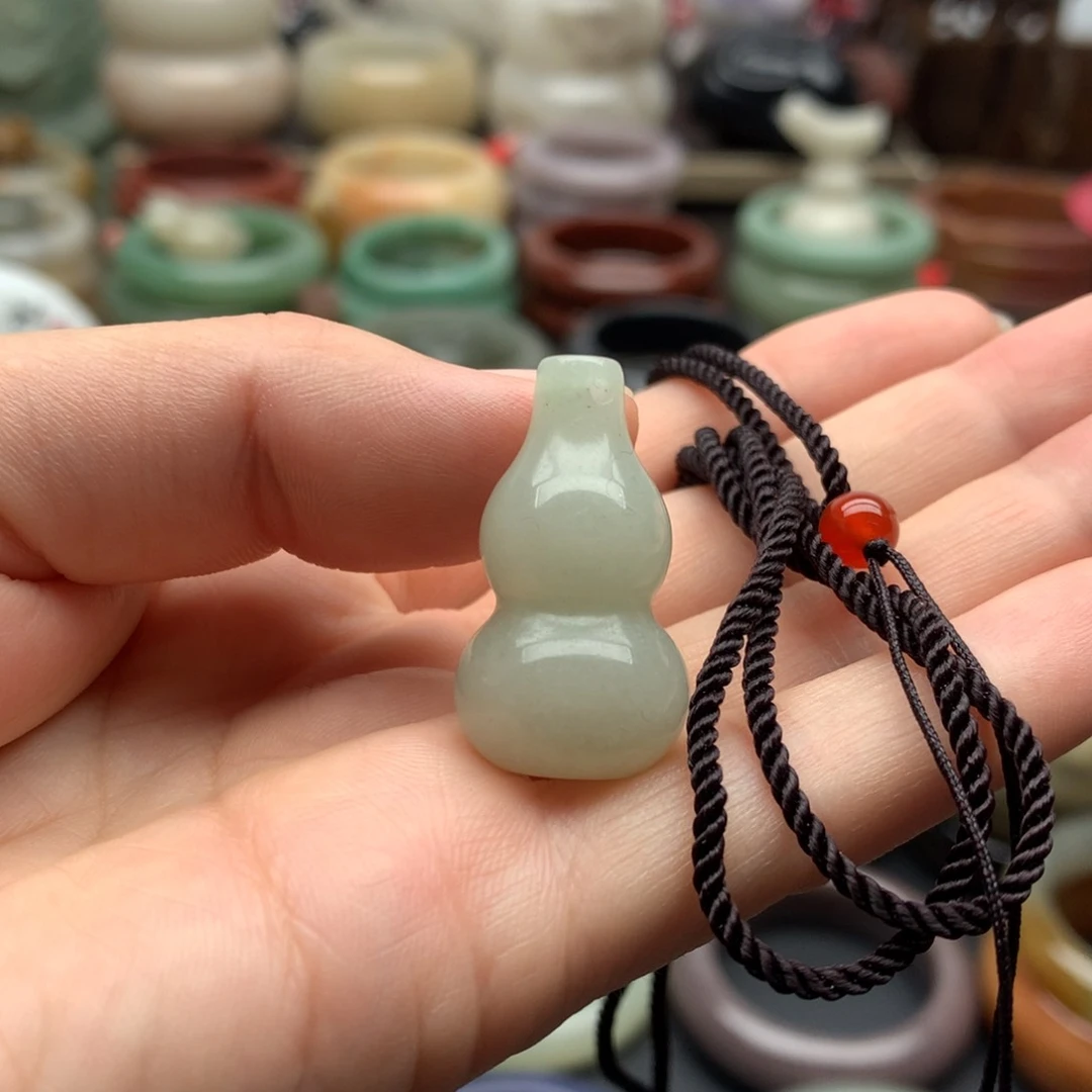 石英质玉（佘太翠）手镯未镶嵌