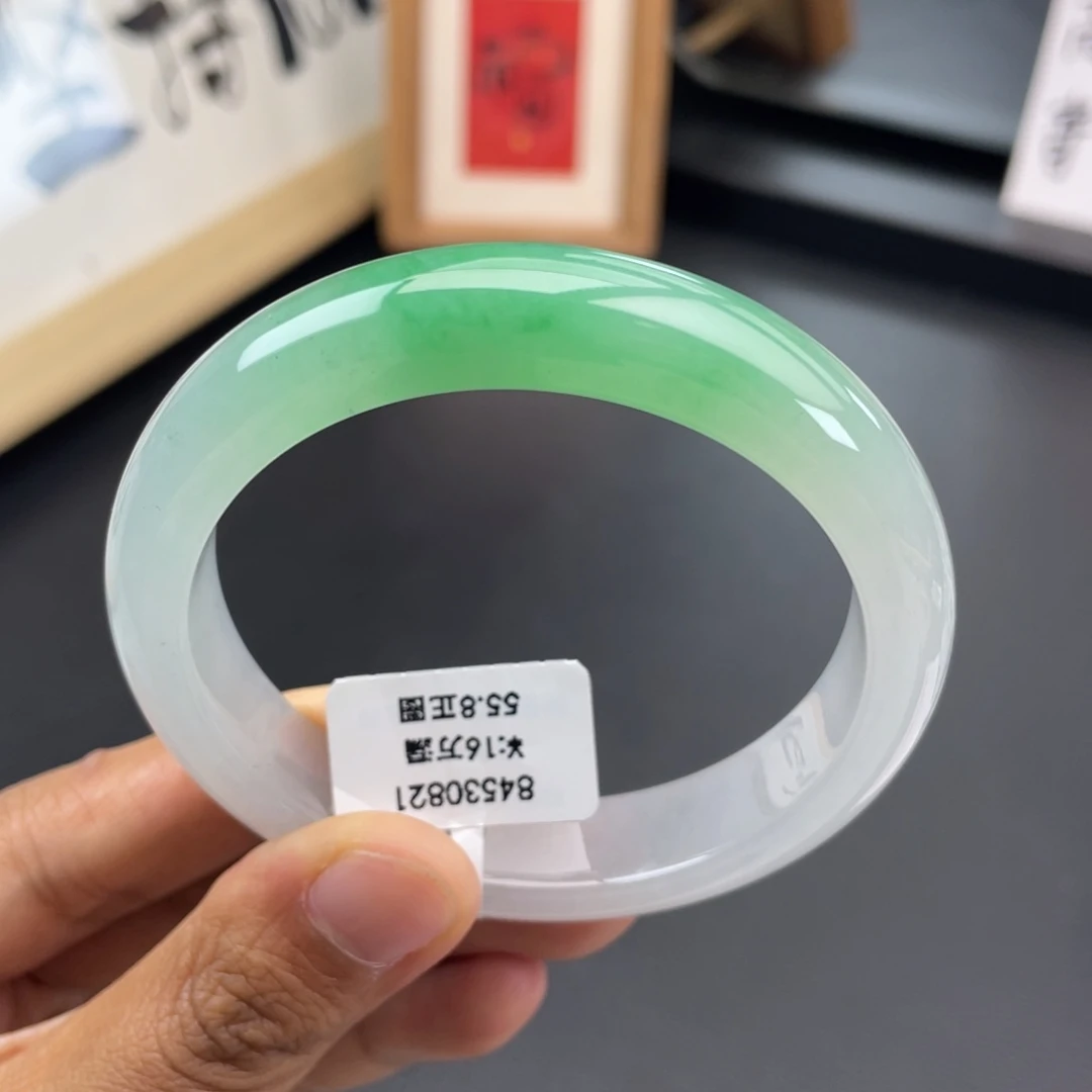 翡翠未镶嵌手镯回流/冰绿手镯（强推）