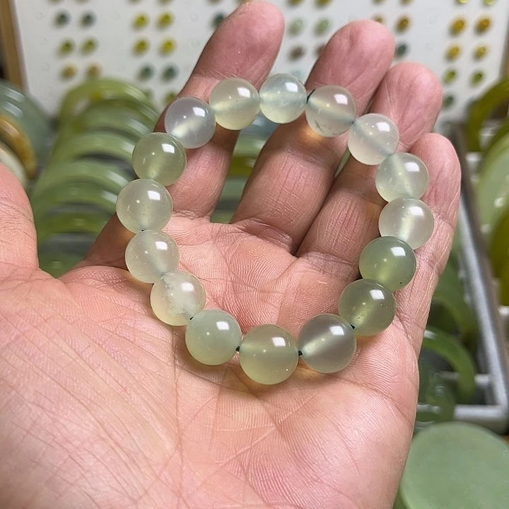 合金蛇纹石玉颈饰