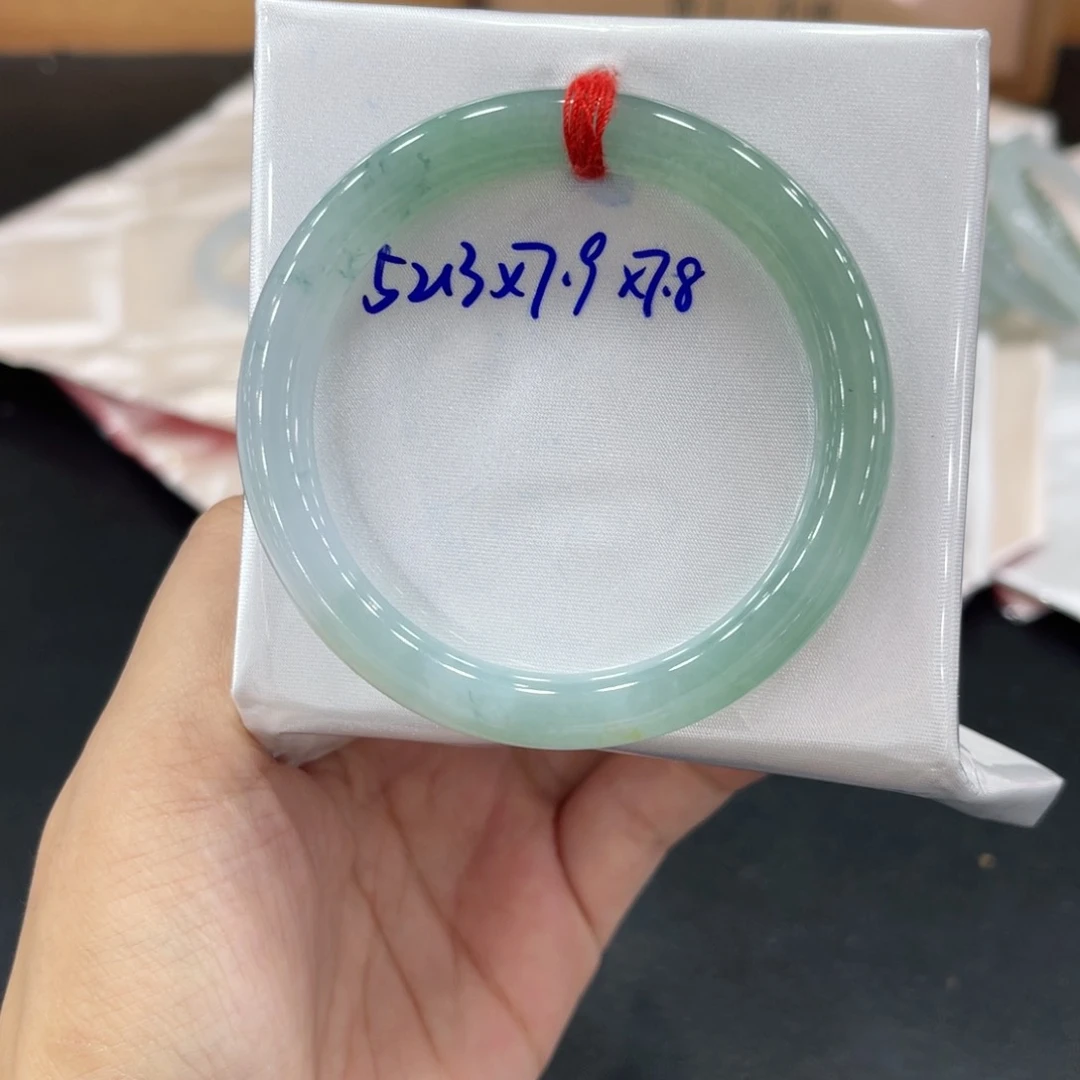 未镶嵌手镯翡翠翡翠