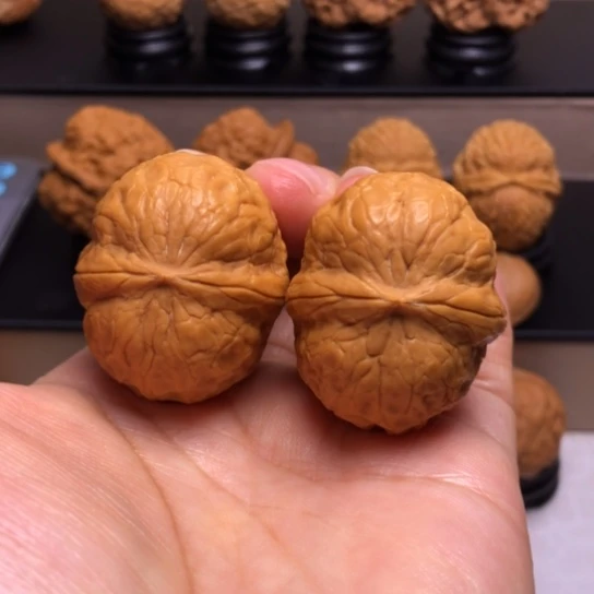 文玩核桃把件瓷娃娃13