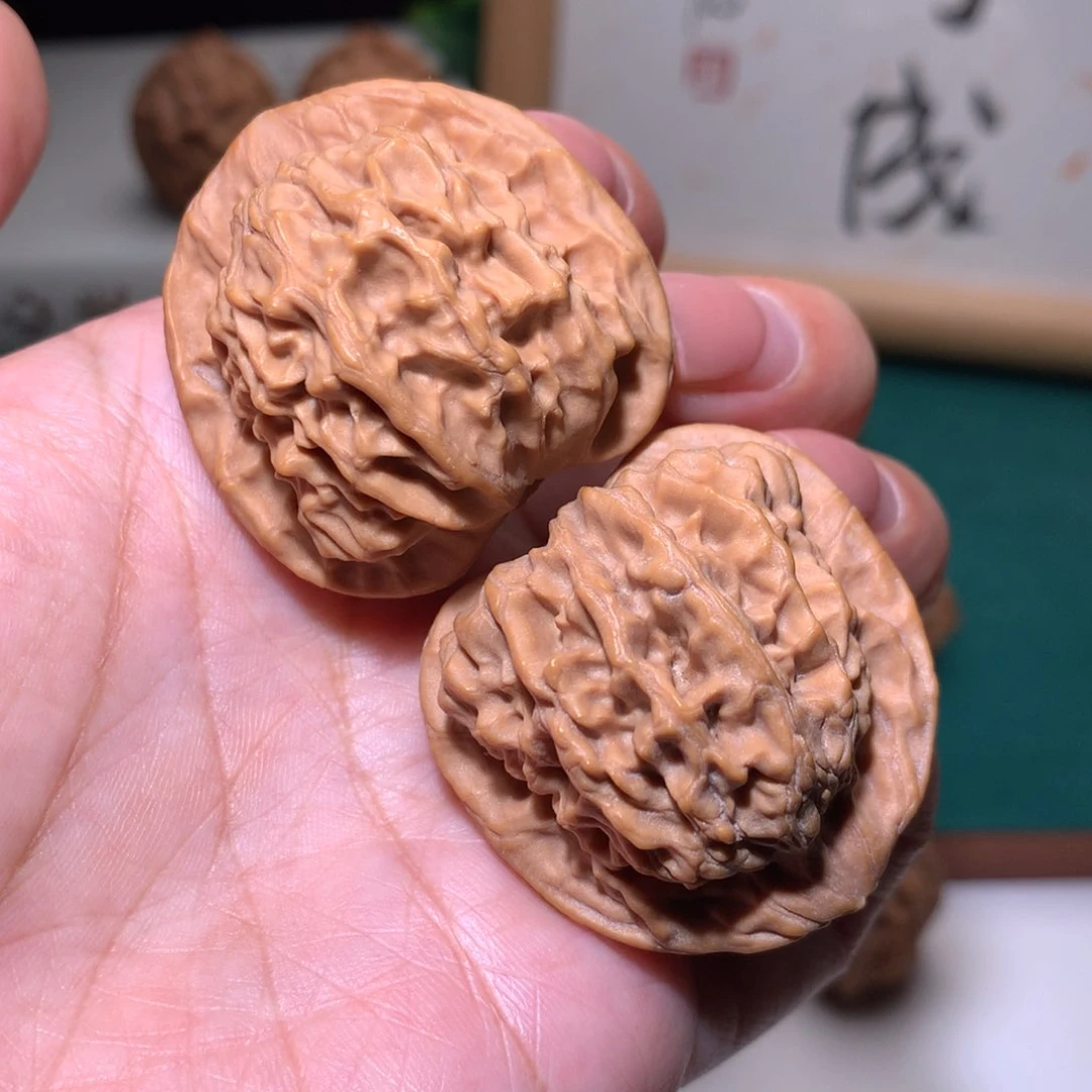 文玩核桃把件天地狮子头