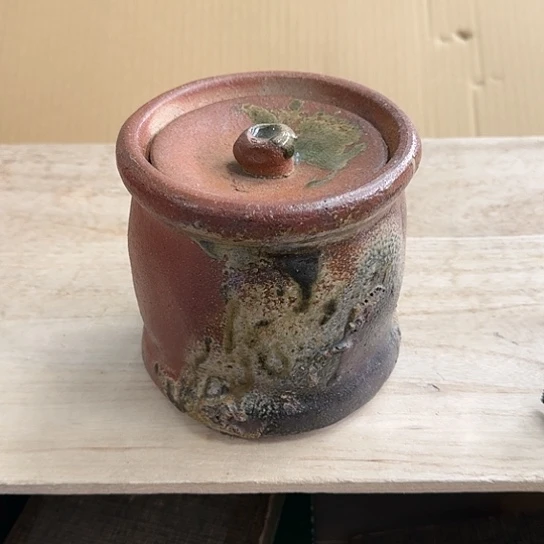 精品瓷器。