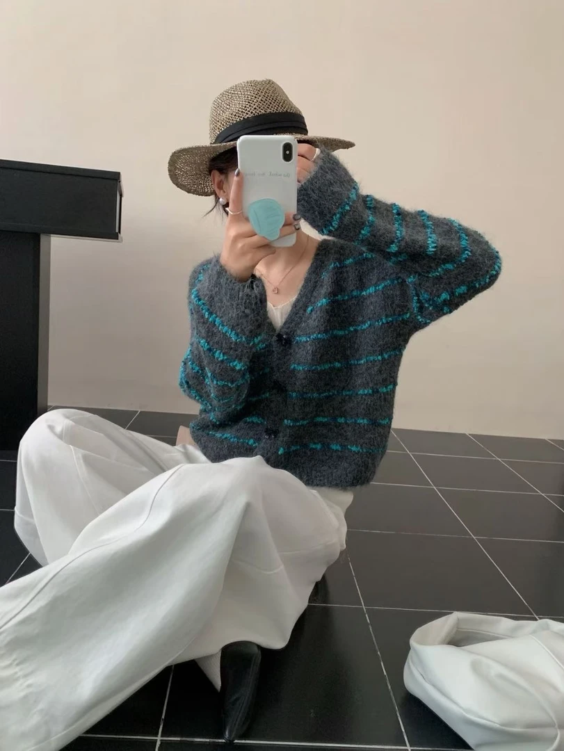 嘉姐家~秋季新款细蓝条纹开衫针织衫（149/150）