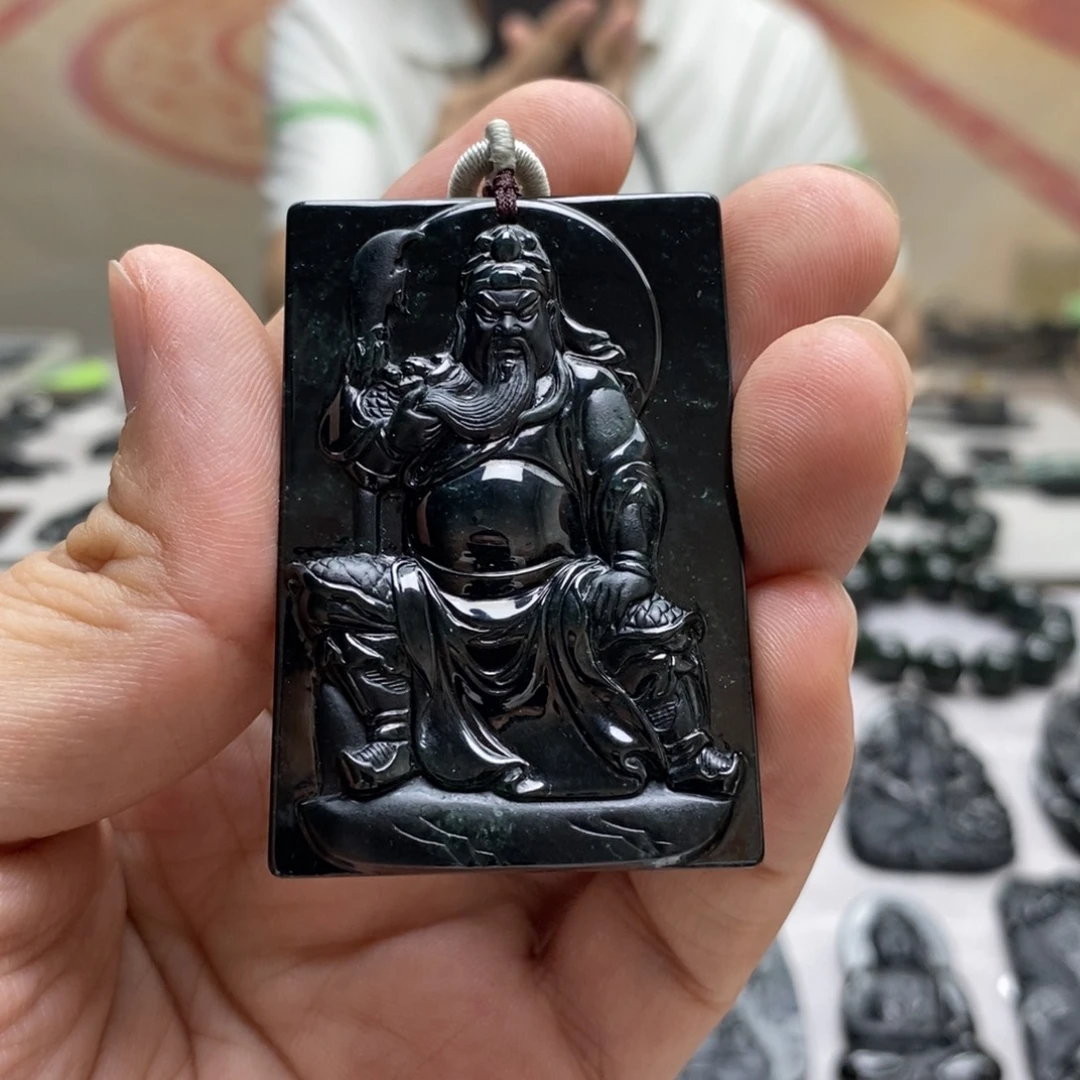 翡翠未镶嵌颈饰关公