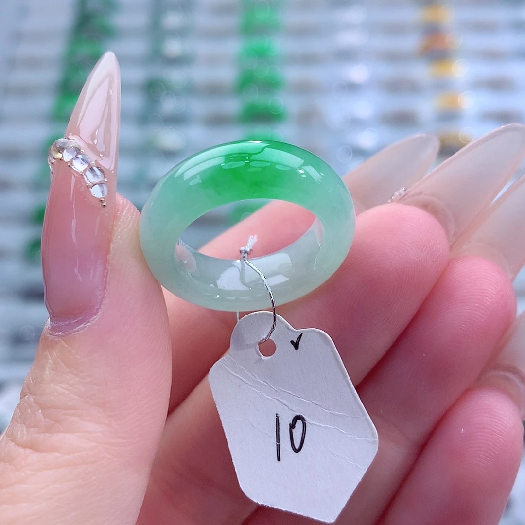 翡翠未镶嵌戒指天然