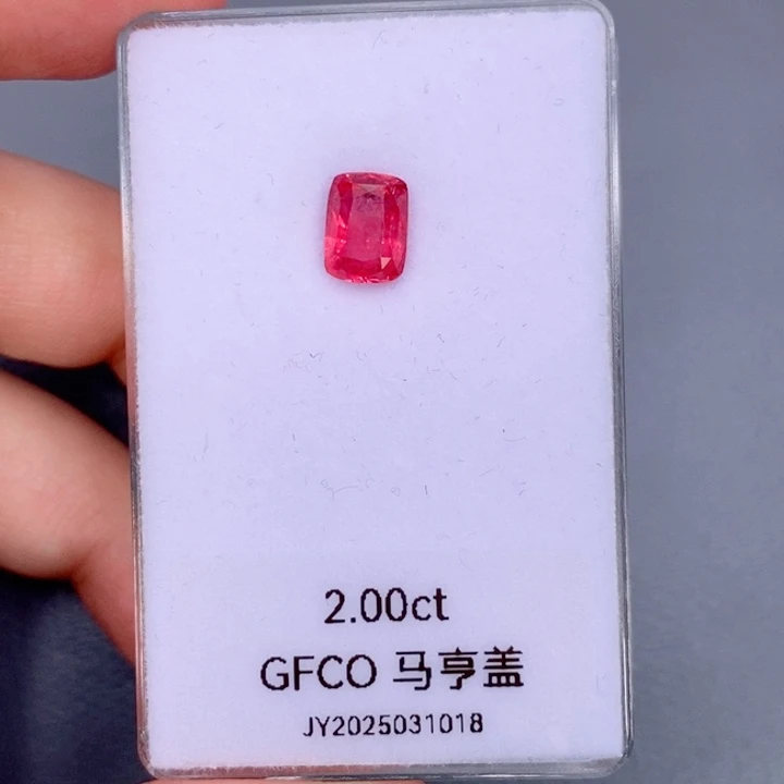 裸石未镶嵌尖晶石