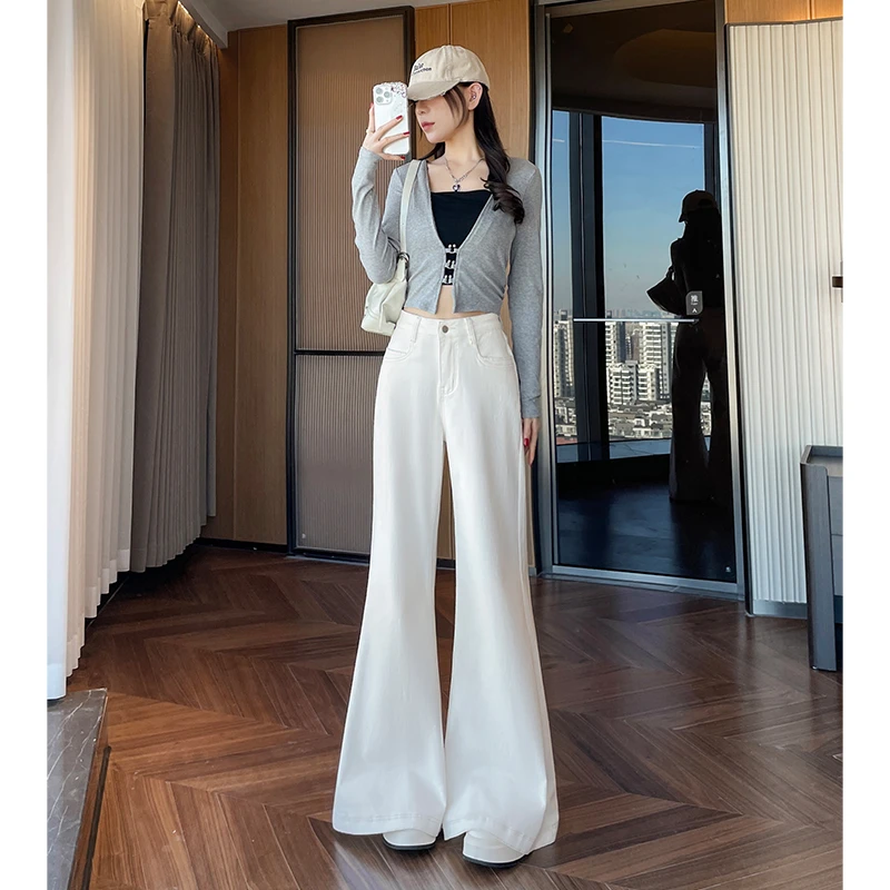 乔栈白色微喇牛仔裤女春季高腰显瘦阔腿遮肉弹力垂感不贴腿拖地裤