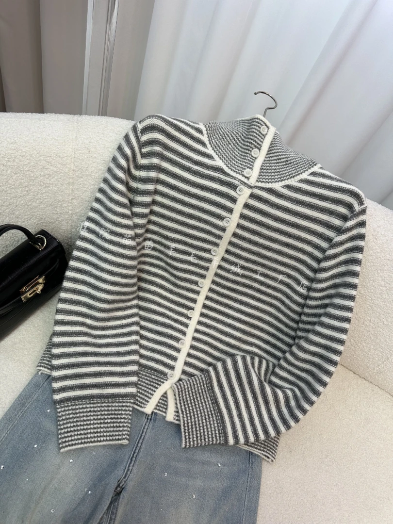 【苗苗.YX5005】秋冬新款休闲百搭高领真开衫条纹针织衫