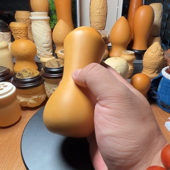 邱****隐隐约约地看到一只大白