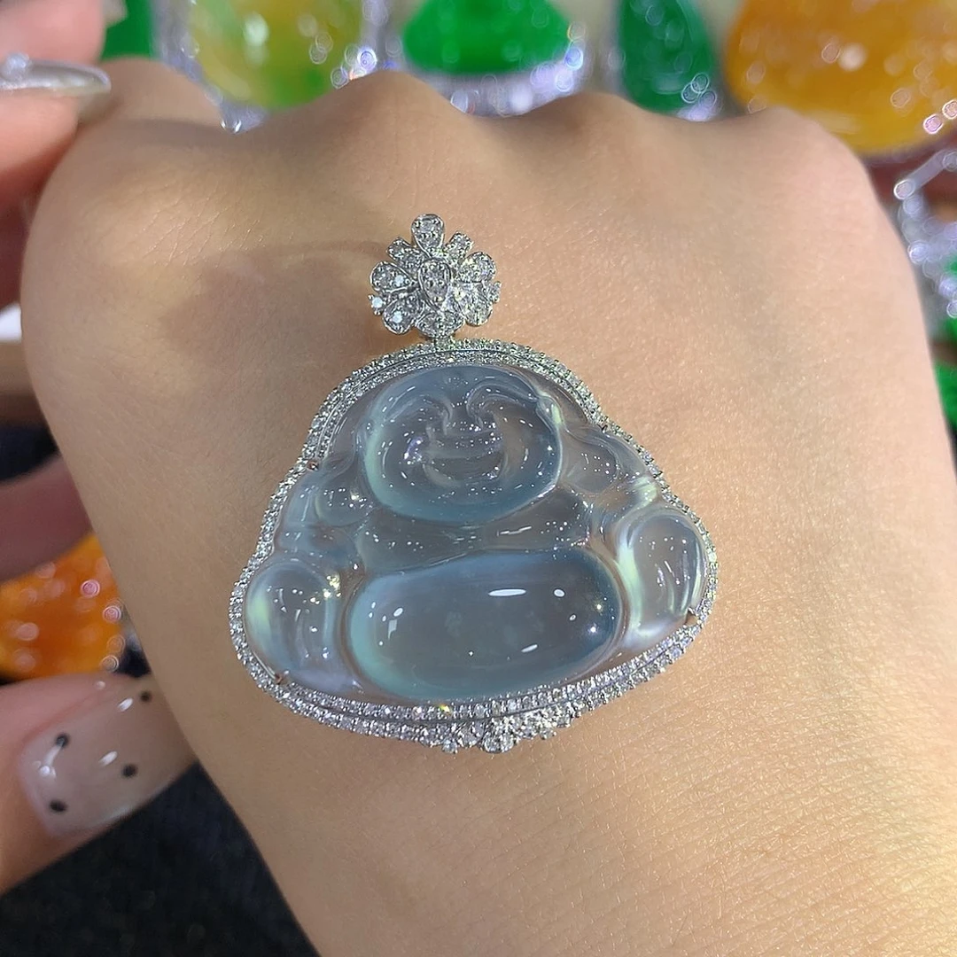 颈饰18K金镶嵌翡翠佛公