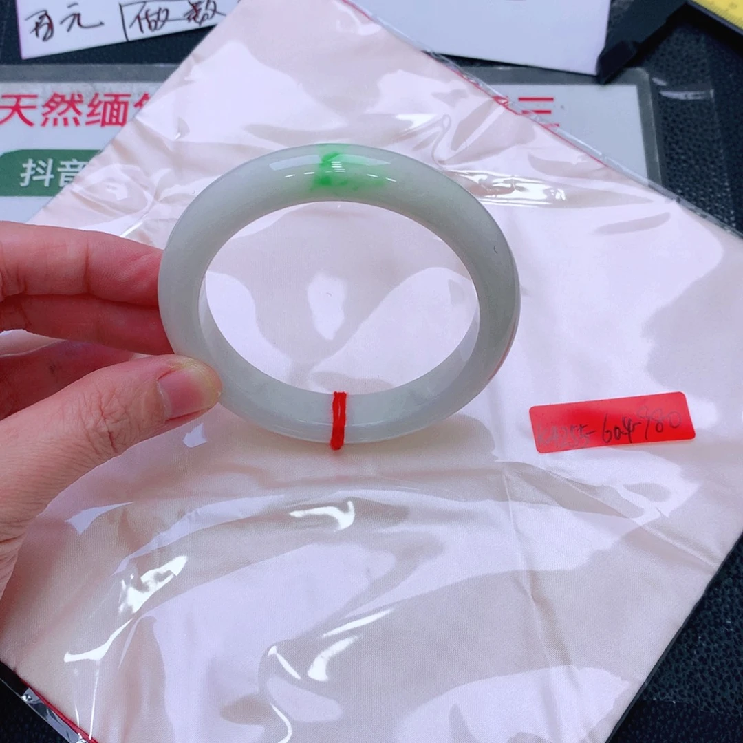 未镶嵌手镯翡翠缅甸翡翠手镯