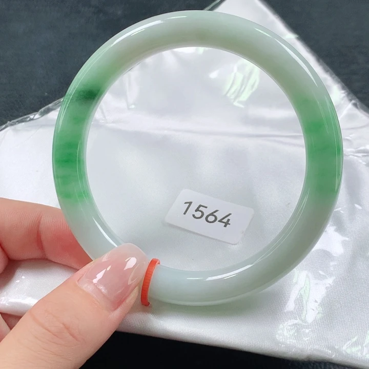 翡翠手镯（圆镯）未镶嵌天然翡翠手镯01