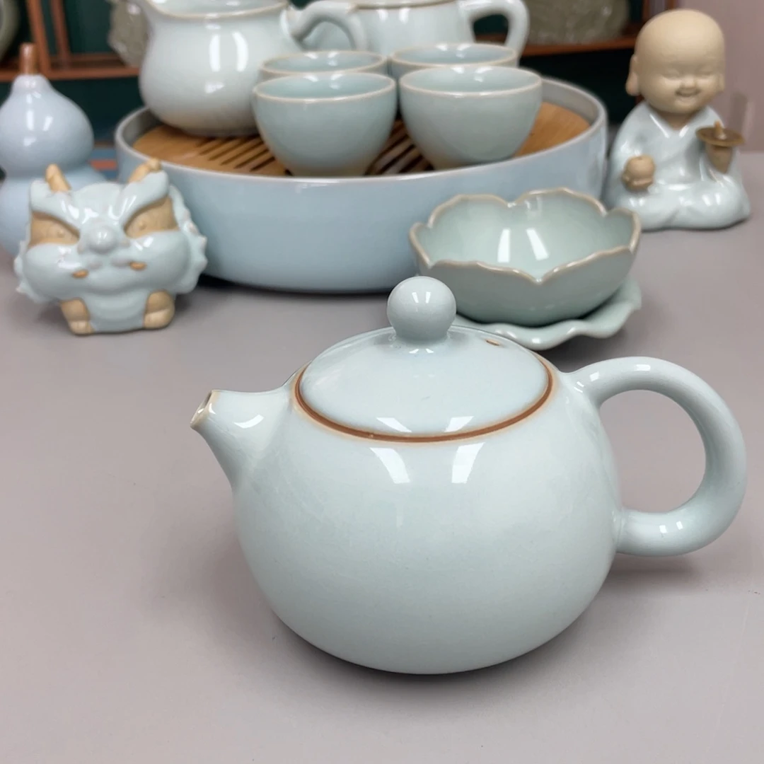 ꧁***、瓷天青色瑕张君老师西施壶